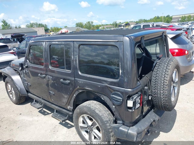 1C4HJXEN5LW126157 Jeep Wrangler Unlimited Sahara 4x4