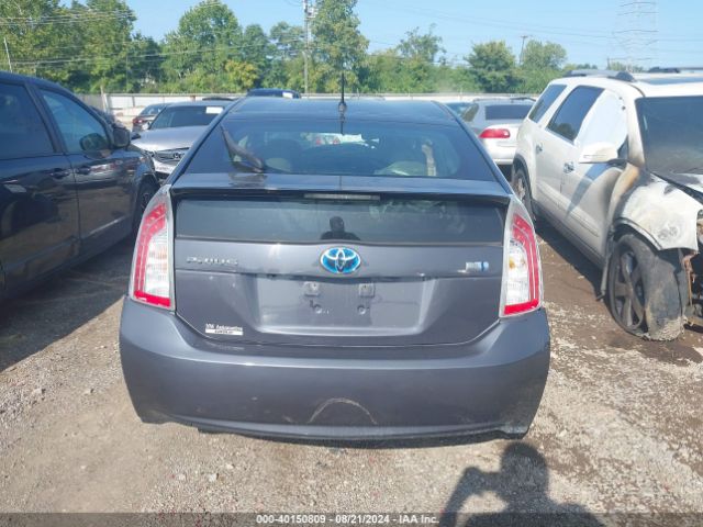 JTDKN3DU6F1933610 Toyota Prius Two