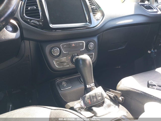 3C4NJCCB8LT128673 Jeep Compass Limited Fwd