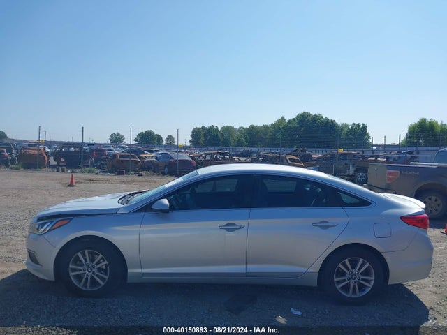 Hyundai SONATA SE 2016 5NPE24AF9GH298619 Image 14