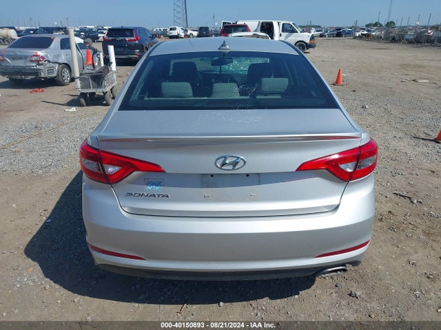 Hyundai SONATA SE 2016 5NPE24AF9GH298619 Image 16