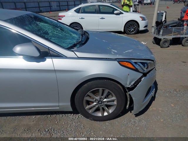 Hyundai SONATA SE 2016 5NPE24AF9GH298619 Image 17