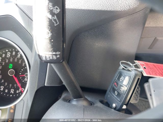 3VV1B7AX1KM184496 Volkswagen Tiguan 2.0t S