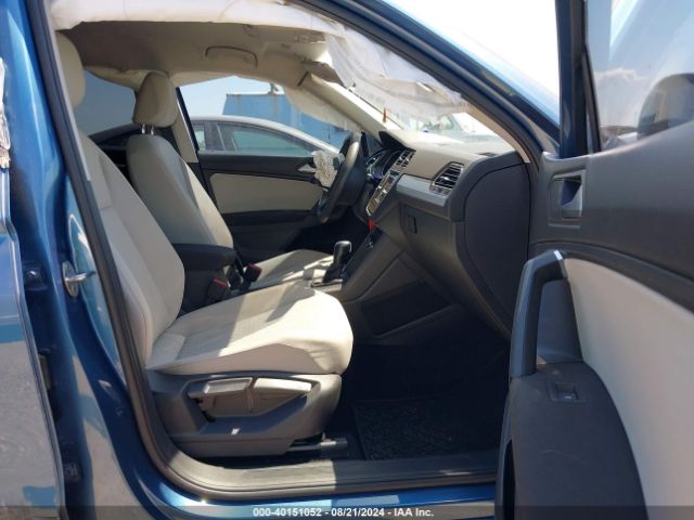 3VV1B7AX1KM184496 Volkswagen Tiguan 2.0t S