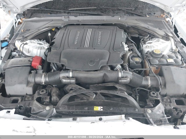 2017 JAGUAR XE SAJAH4BV1HA949061 Photo 9