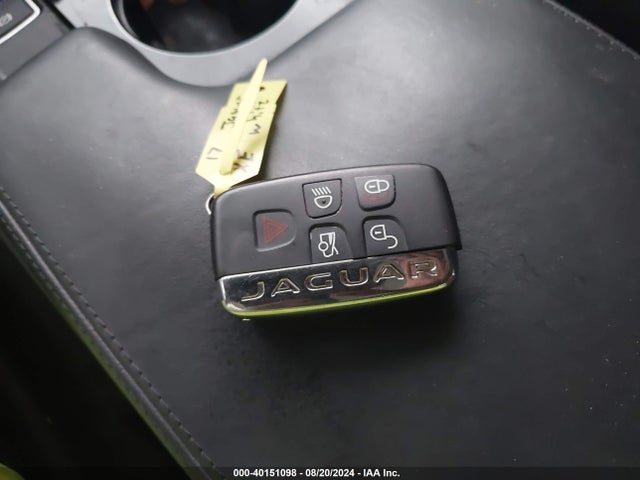 2017 JAGUAR XE SAJAH4BV1HA949061 Photo 10