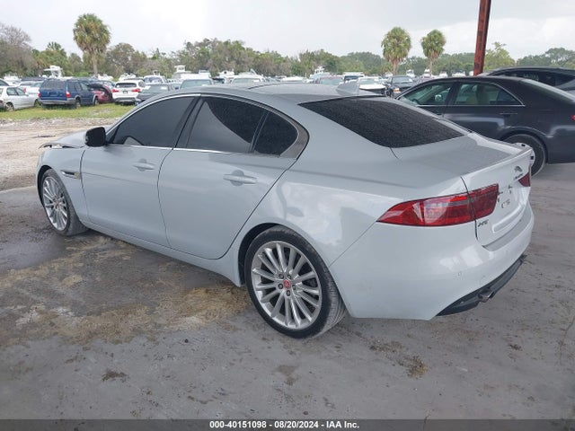 2017 JAGUAR XE SAJAH4BV1HA949061 Photo 2