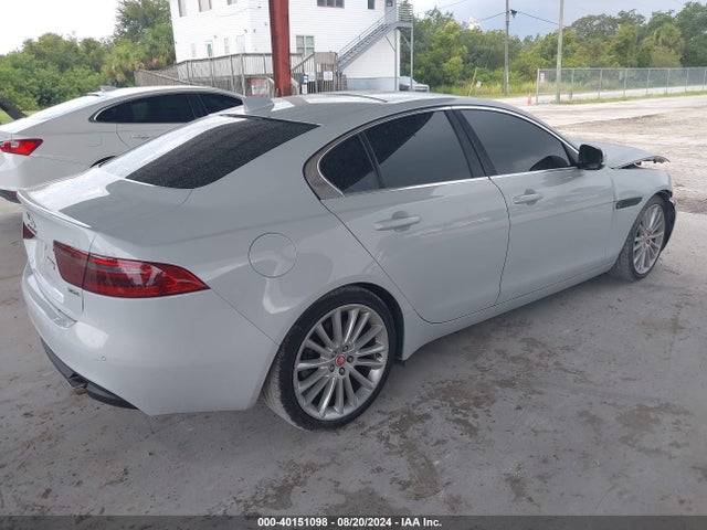 2017 JAGUAR XE SAJAH4BV1HA949061 Photo 3