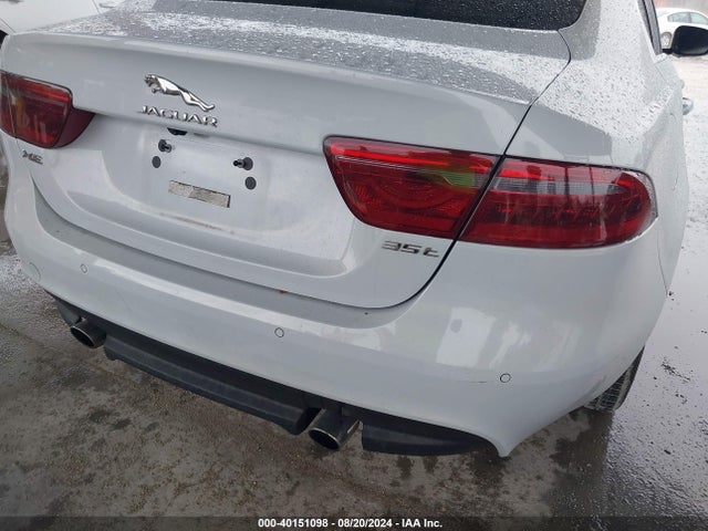 2017 JAGUAR XE SAJAH4BV1HA949061 Photo 5