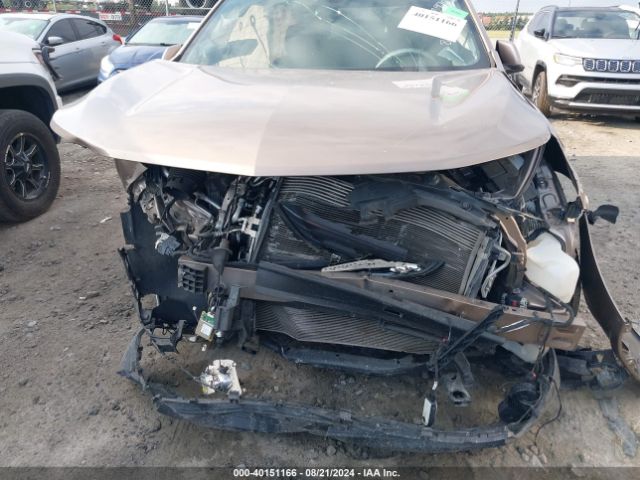 2GNAXJEV9J6229755 Chevrolet EQUINOX LT