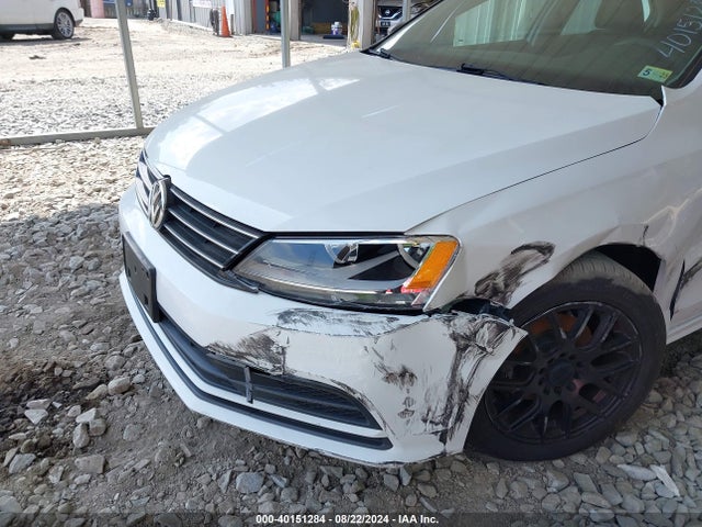 3VW1K7AJ4FM256076 Volkswagen Jetta 2.0l S