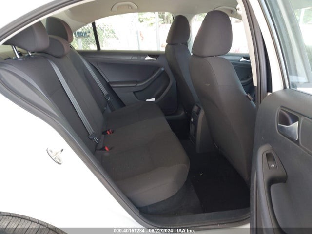 3VW1K7AJ4FM256076 Volkswagen Jetta 2.0l S