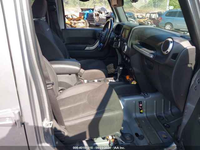1C4BJWEG0HL668132 Jeep Wrangler Unlimited Sahara