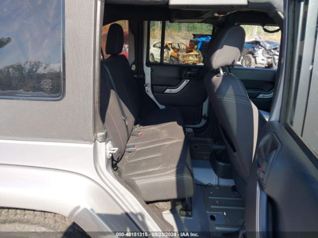 1C4BJWEG0HL668132 Jeep Wrangler Unlimited Sahara