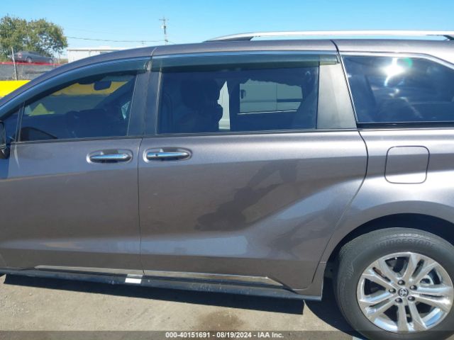 5TDESKFC1NS055199 Toyota Sienna Platinum