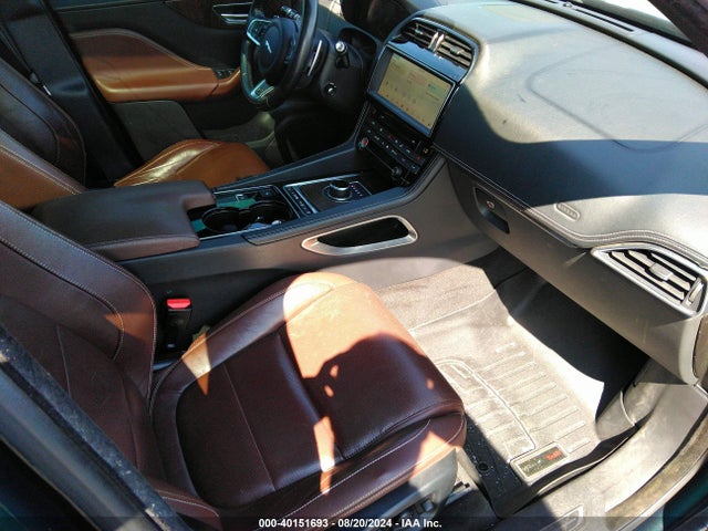 2017 JAGUAR F-PACE SADCM2BV2HA086055 Photo 4