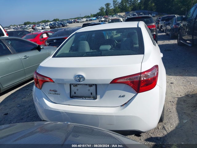 Toyota COROLLA LE 2018 5YFBURHE1JP762455 Image 16