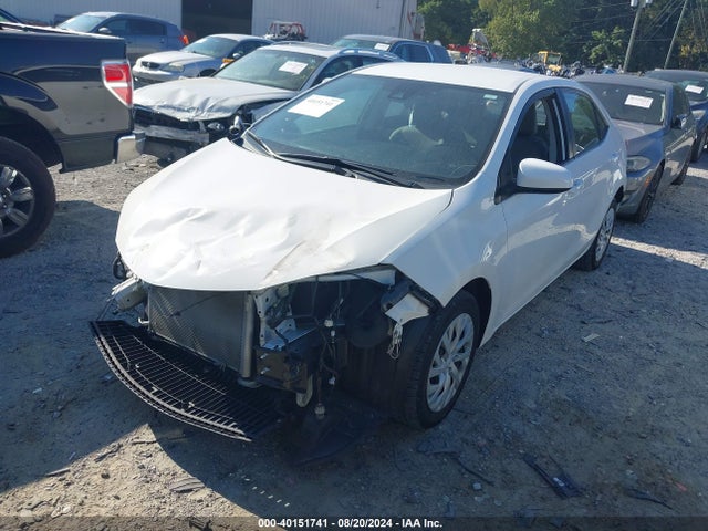 Toyota COROLLA LE 2018 5YFBURHE1JP762455 Image 2