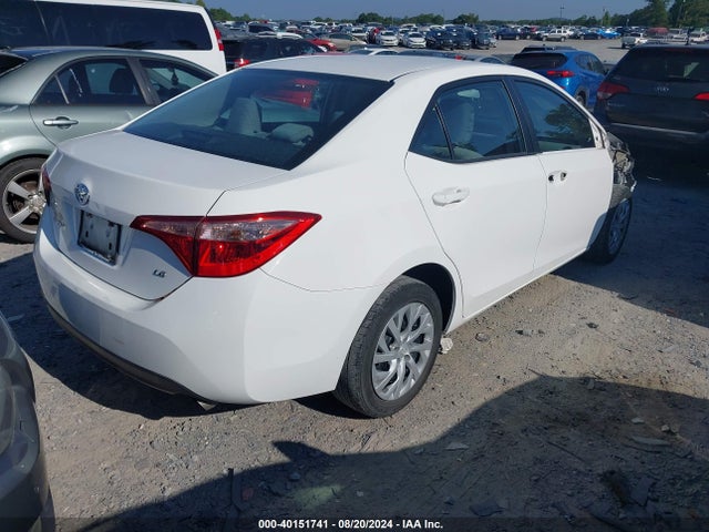 Toyota COROLLA LE 2018 5YFBURHE1JP762455 Image 4
