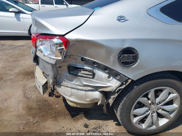 Chevrolet IMPALA 1LT 2018 2G1105S35J9128341 Image 19