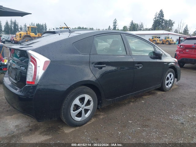 JTDKN3DU3E0382427 Toyota Prius Three