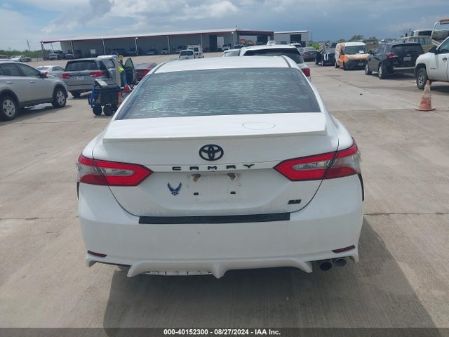 4T1B11HK5JU500498 Toyota CAMRY SE