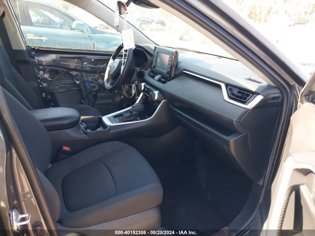 Toyota RAV4 LE 2019 2T3K1RFV5KW004492 Image 5