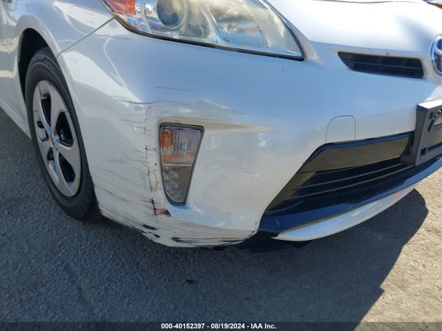 Toyota Prius Three 2014 JTDKN3DU6E1822862 Image 6