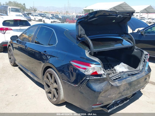 Toyota CAMRY SE 2018 4T1B11HK4JU621863 Image 3