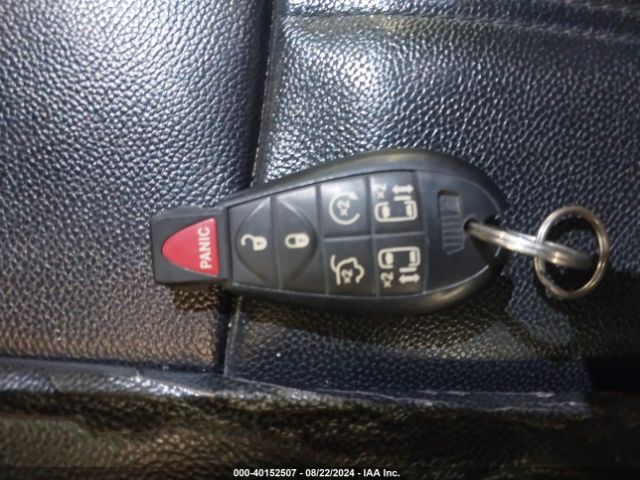 2C4RC1BG4ER325696 Chrysler Town & Country Touring
