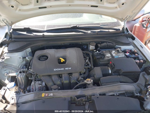 Hyundai ELANTRA SE 2018 5NPD74LF3JH399057 Image 10