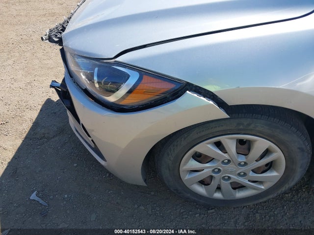 Hyundai ELANTRA SE 2018 5NPD74LF3JH399057 Image 13