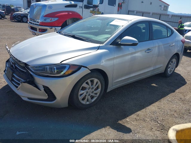 Hyundai ELANTRA SE 2018 5NPD74LF3JH399057 Image 2