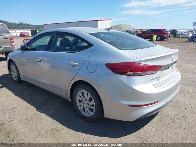 Hyundai ELANTRA SE 2018 5NPD74LF3JH399057 Image 3