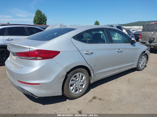 Hyundai ELANTRA SE 2018 5NPD74LF3JH399057 Image 4