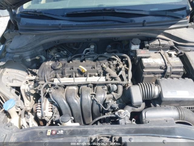 KMHD84LFXHU174532 Hyundai ELANTRA SE