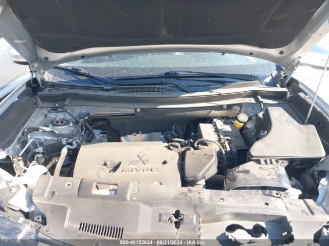 JA4AZ3A32JJ003072 Mitsubishi Outlander Se