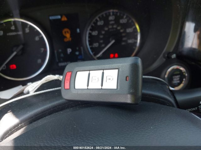 JA4AZ3A32JJ003072 Mitsubishi Outlander Se