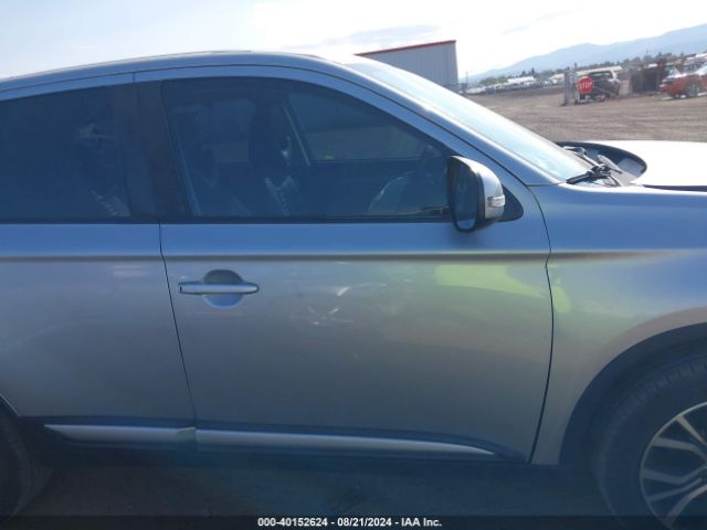 JA4AZ3A32JJ003072 Mitsubishi Outlander Se