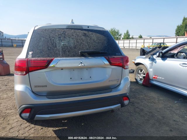 JA4AZ3A32JJ003072 Mitsubishi Outlander Se