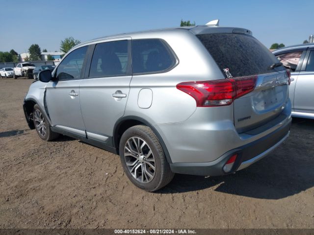 JA4AZ3A32JJ003072 Mitsubishi Outlander Se