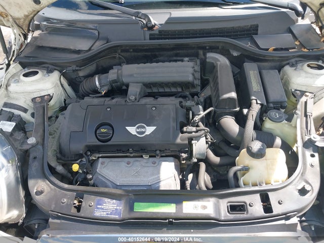 2010 MINI COOPER WMWMF3C56ATZ64723 Photo 9