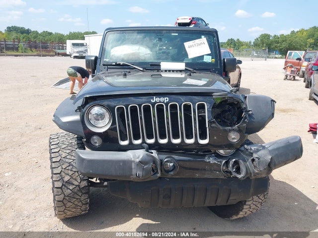 1C4BJWEG4HL516421 Jeep Wrangler Unlimited Sahara 4x4