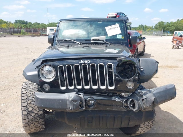 1C4BJWEG4HL516421 Jeep Wrangler Unlimited Sahara 4x4