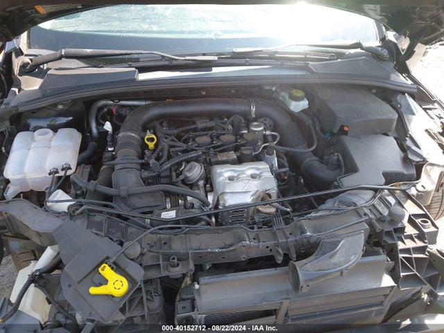 Ford FOCUS SE 2018 1FADP3FE5JL261048 Image 10