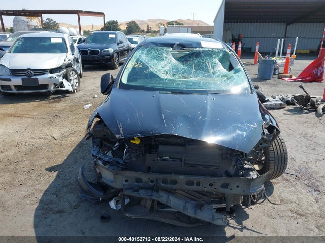 Ford FOCUS SE 2018 1FADP3FE5JL261048 Image 13