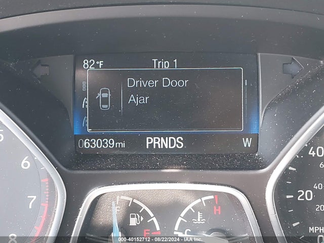 Ford FOCUS SE 2018 1FADP3FE5JL261048 Image 16