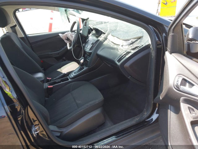 Ford FOCUS SE 2018 1FADP3FE5JL261048 Image 5