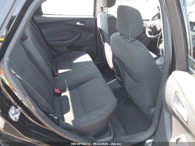 Ford FOCUS SE 2018 1FADP3FE5JL261048 Image 8