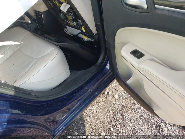Chrysler 300c Awd 2016 2C3CCAKG6GH152508 Image 8